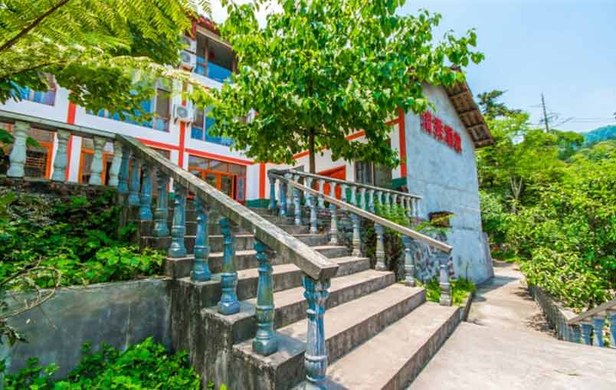 峨眉山住宿 峨眉山住宿 峨眉山清音阁清秀三人间  此房型有2套,实际