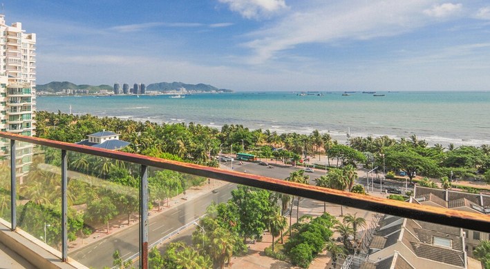 三亚湾巴哥海景公寓高层双大床房